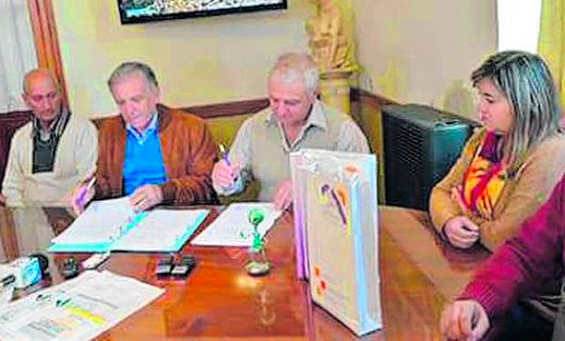 Dos ciudades unidas por la «ruta de los Ovni»
