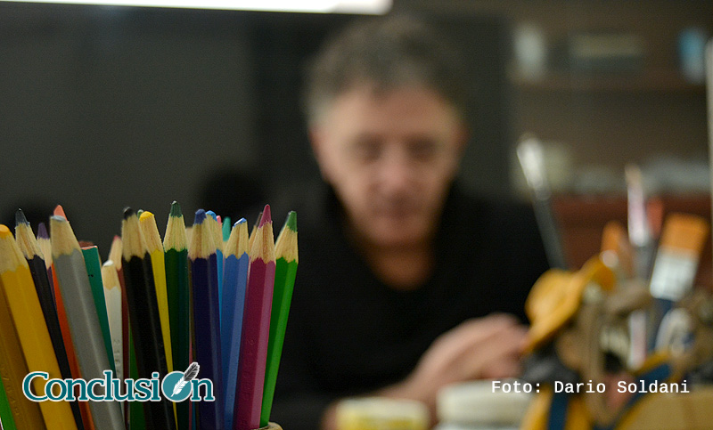Balearon al hijo de un reconocido artista plástico rosarino