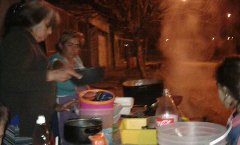 «La olla popular la estamos haciendo todos los días, es total la miseria que hay»
