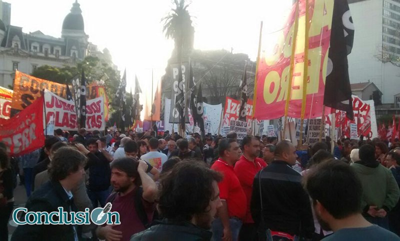 Organizaciones protestaron en Plaza de Mayo en repudio a la represión en Pepsico
