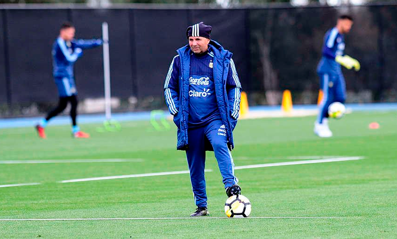 Sampaoli se reunió con Pinola y otros jugadores locales