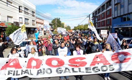 Docentes santacruceños continuarán en huelga tras rechazar oferta salarial
