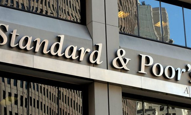 Standard & Poor’s le aconsejó a Macri eliminar por completo los subsidios en las tarifas