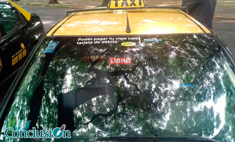 Taxista falleció de un paro cardíaco mientras conducía su auto