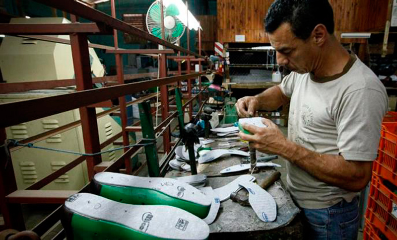 No logran contener la baja en el mercado laboral temporario