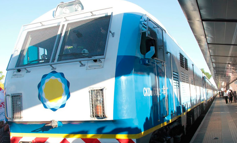 “El tren Rosario – Buenos Aires es decorativo y no operativo”