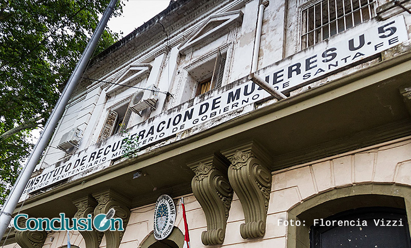 Denuncian fuerte represión en la cárcel de mujeres por parte de las TOE