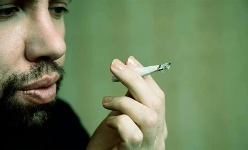 Uruguay se convierte en el primer país en vender marihuana estatal