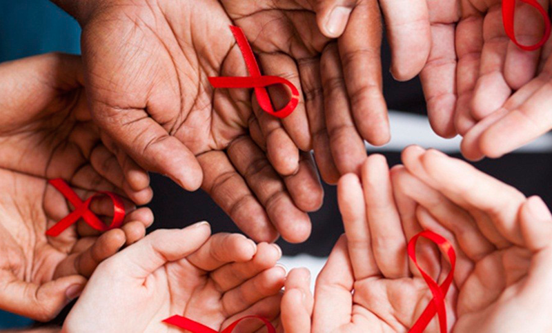 Por primera vez, más de la mitad de los portadores de VIH en el mundo están bajo tratamiento