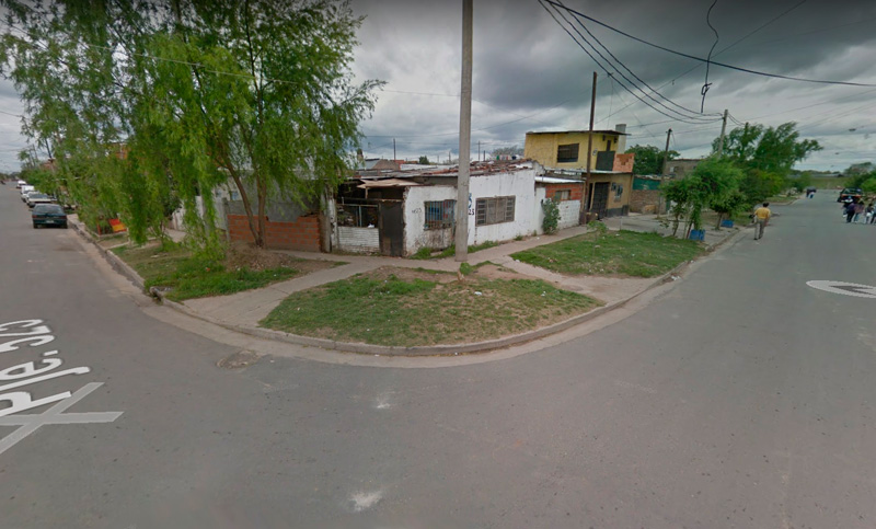 Un grupo de personas quiso evitar un arresto y agredieron a la policía