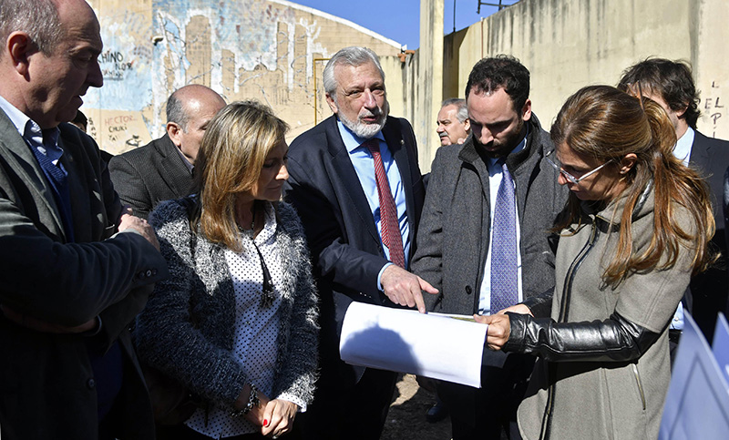Los ministros de Justicia y Desarrollo Social recorrieron las obras en el Irar