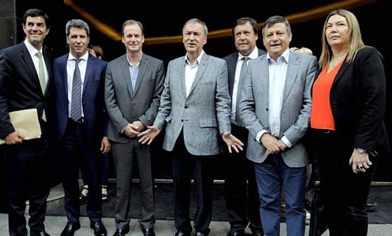Gobernadores peronistas unidos en un reclamo contra María Eugenia Vidal