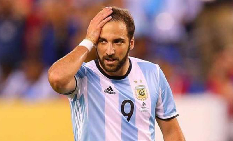 Higuaín no será convocado a la selección para las eliminatorias