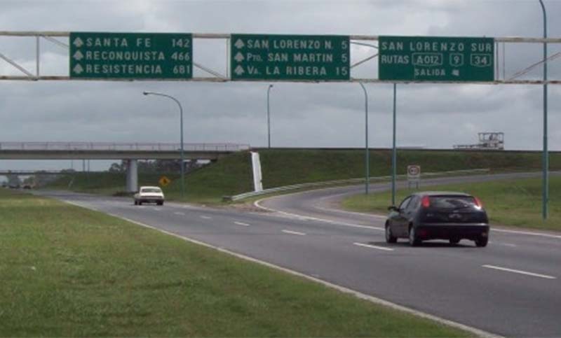 Denuncian ataque a piedrazos a colectivos en la autopista Rosario-Santa Fe