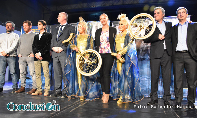 Cirque Du Soleil desembarcó en Rosario con una previa del show que realizará en febrero