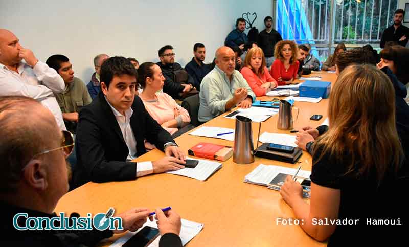 Prórroga de licencias de taxi: concejales se reunieron en busca de consenso