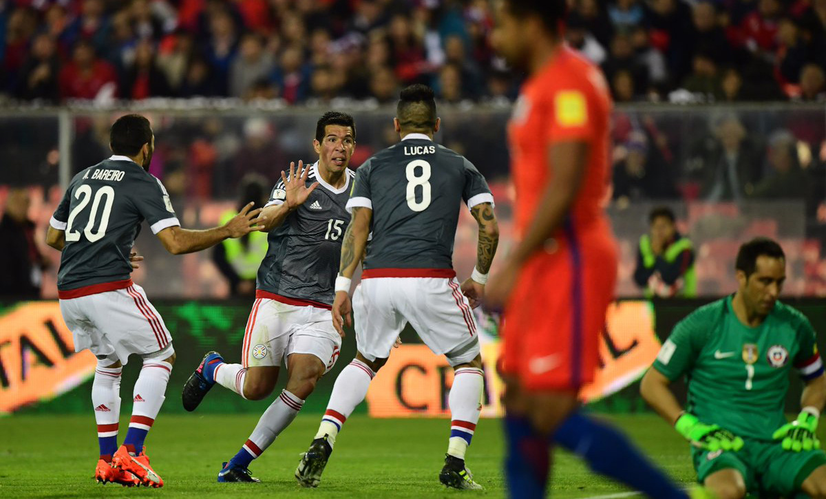 Paraguay puso de rodillas a Chile y la tabla está al rojo vivo