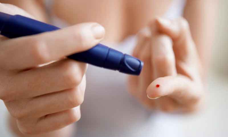 Los diabéticos ahora podrán medirse la glucosa sin pincharse