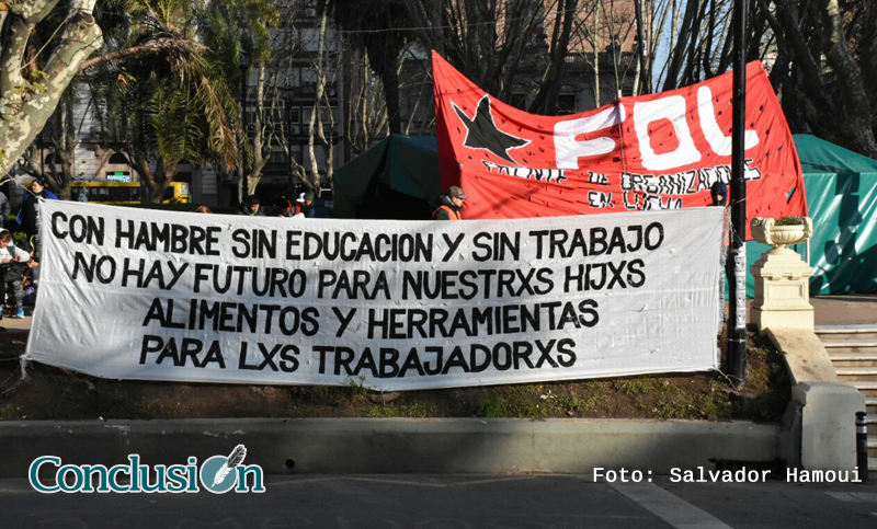 Continúa el acampe de FOL frente al Palacio de los Leones: piden respuestas