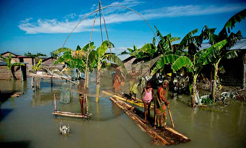 Al menos 700 muertos por inundaciones en el sur de Asia