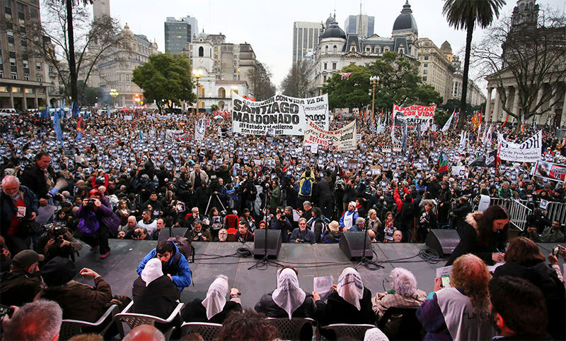 Masiva concentración en Plaza de Mayo por la aparición de Santiago Maldonado