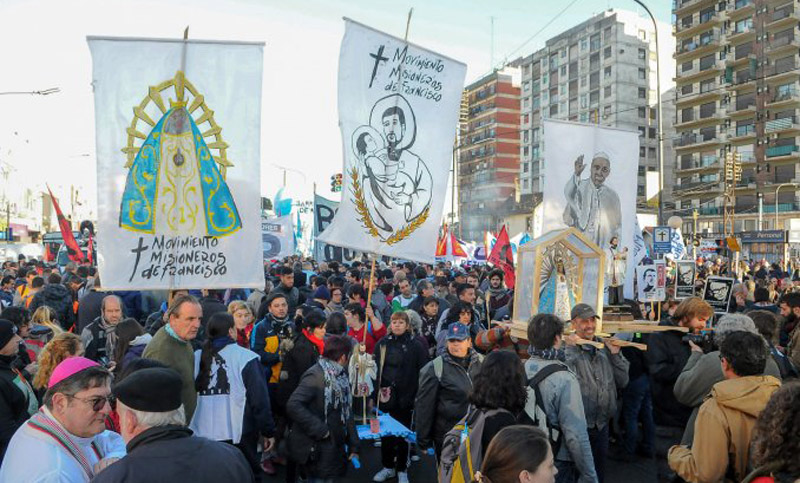 San Cayetano: centenares de fieles se manifiestan en el santuario