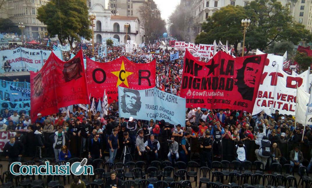 Movimientos sociales marcharon a Plaza de Mayo y reclamaron emergencia alimentaria