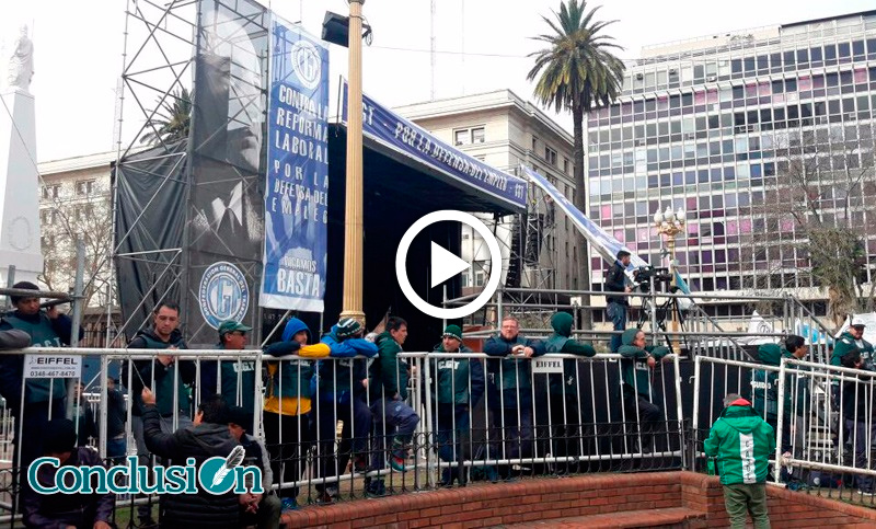 La Plaza de Mayo toma color y se espera un multitudinario acto de la CGT