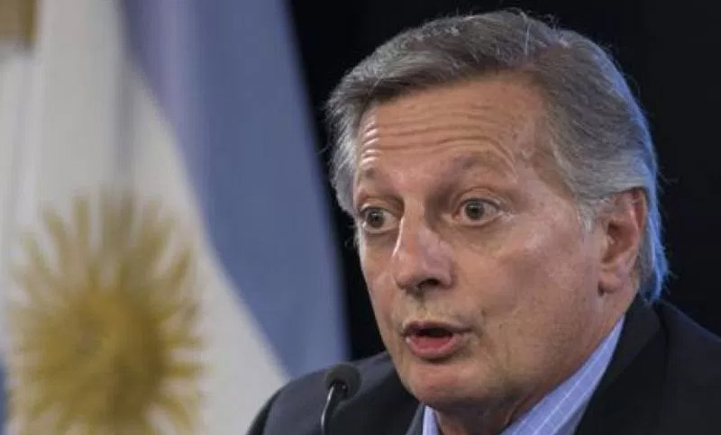 Mientras Gobierno promete reducir el gasto fiscal, Aranguren amplía su staff