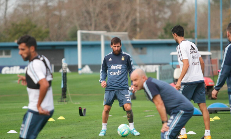 El plantel de Sampaoli entrenó por primera vez en el predio de Ezeiza