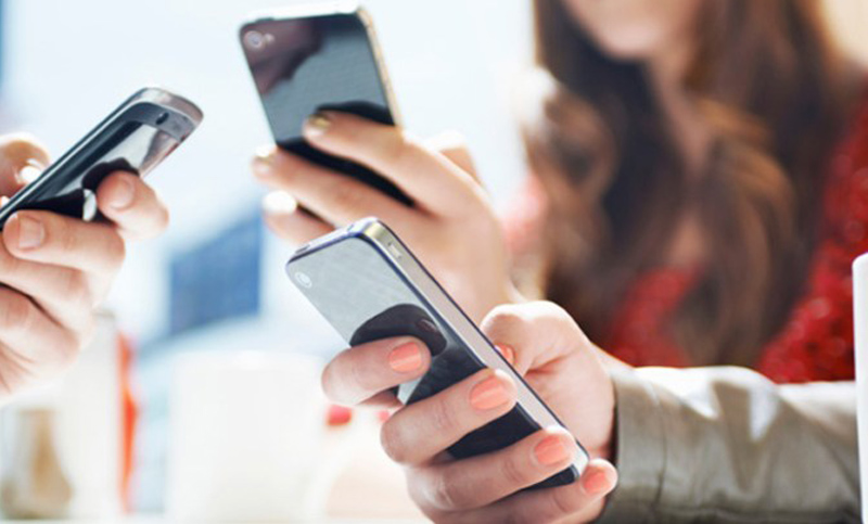 Internet: los argentinos están hiperconectados y son intensos usuarios de redes sociales