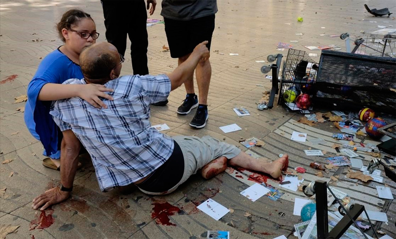 Trece muertos y más de 100 heridos por atentado terrorista en Barcelona