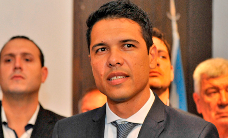 Asaltaron al intendente de Funes cuando llegaba a su casa