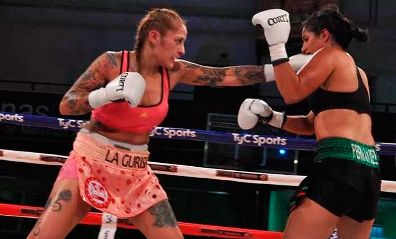 Dionicius retuvo el título ante la mexicana Fernández