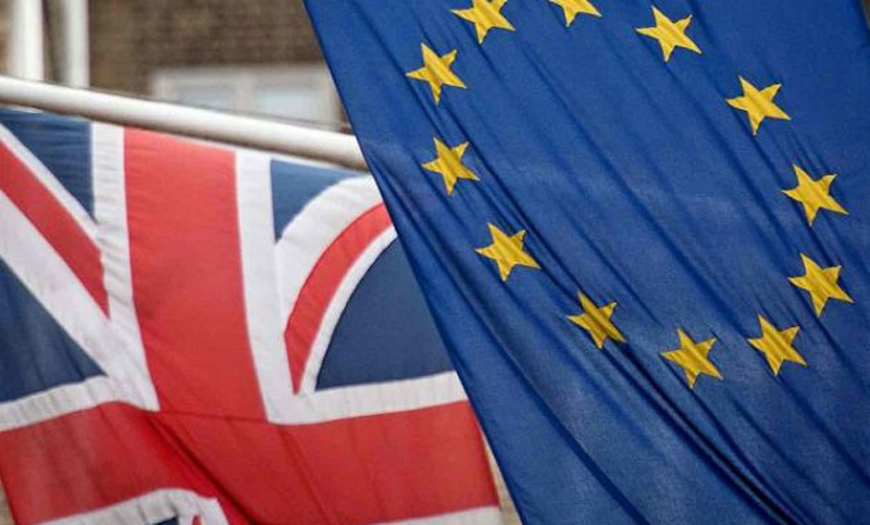 La UE y Reino Unido se pasan la pelota del desbloqueo en la negociación Brexit