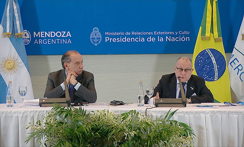 Los cancilleres del Mercosur se reúnen para impulsar sanciones contra Venezuela