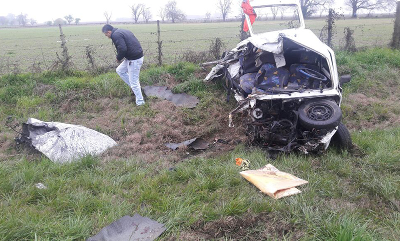 Un hombre murió tras violenta colisión entre un auto y un camión en la ruta 33