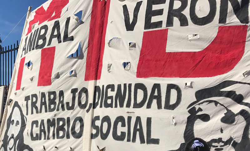Intentaron desbaratar el acampe del FOL en la plaza 25 de Mayo