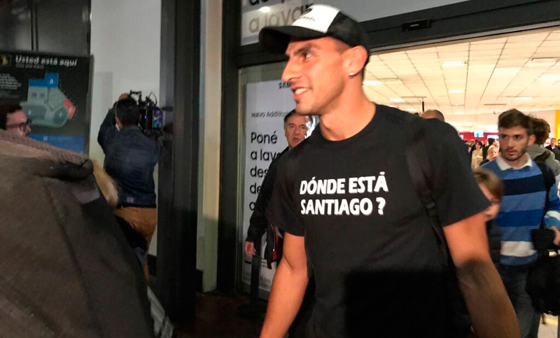 Maradona y el Patón Guzmán se suman al pedido por Santiago Maldonado