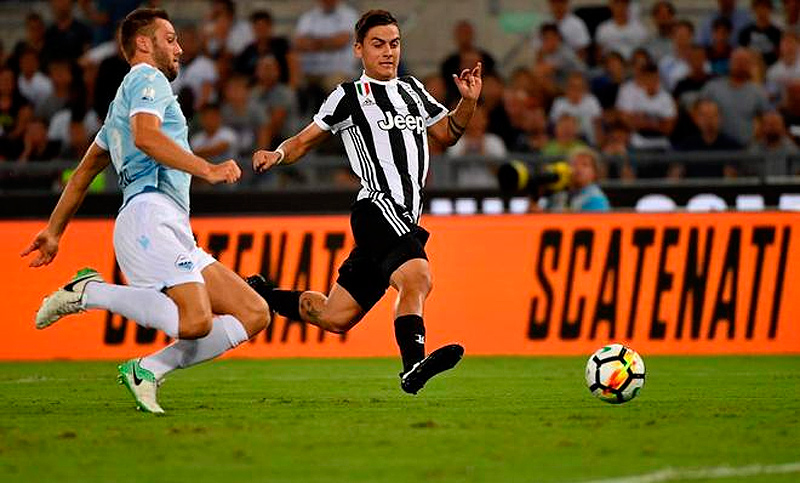 Lazio es campeón de la Supercopa italiana, pese al doblete de Dybala