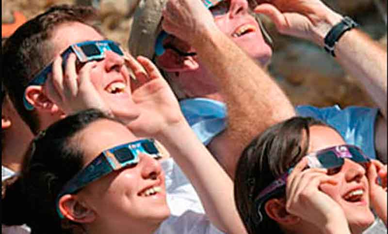 Eclipse de Sol: en EE.UU. se agotaron los anteojos especiales para ver el fenómeno