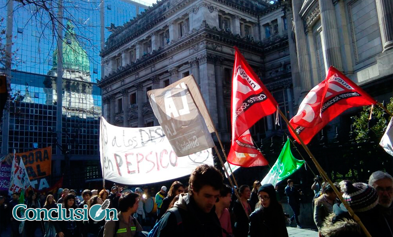 Trabajadores de Pepsico se movilizaron al Congreso contra los despidos