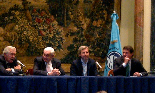 Coloquio de Idea: funcionarios y empresarios piden «modernización” en relaciones laborales