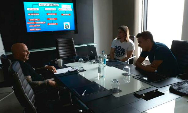 Sampaoli se reunió con Higuaín y Dybala en Londres