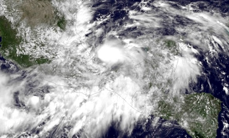 Tormenta tropical Harvey se transforma en huracán y se dirige a Texas y Luisana