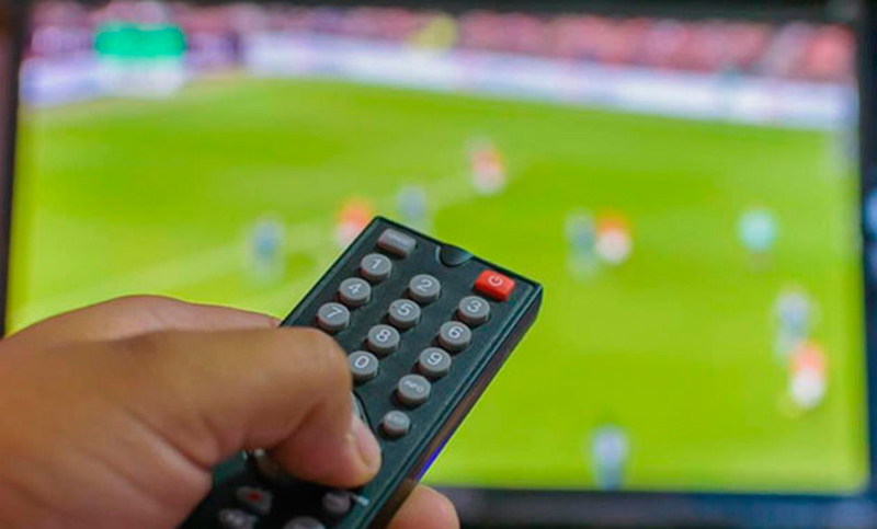 “El fútbol será gratuito por lo menos tres o cuatro meses más”