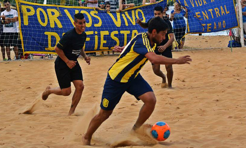 La Rosarina realizará el primer torneo de fútbol playa de la ciudad