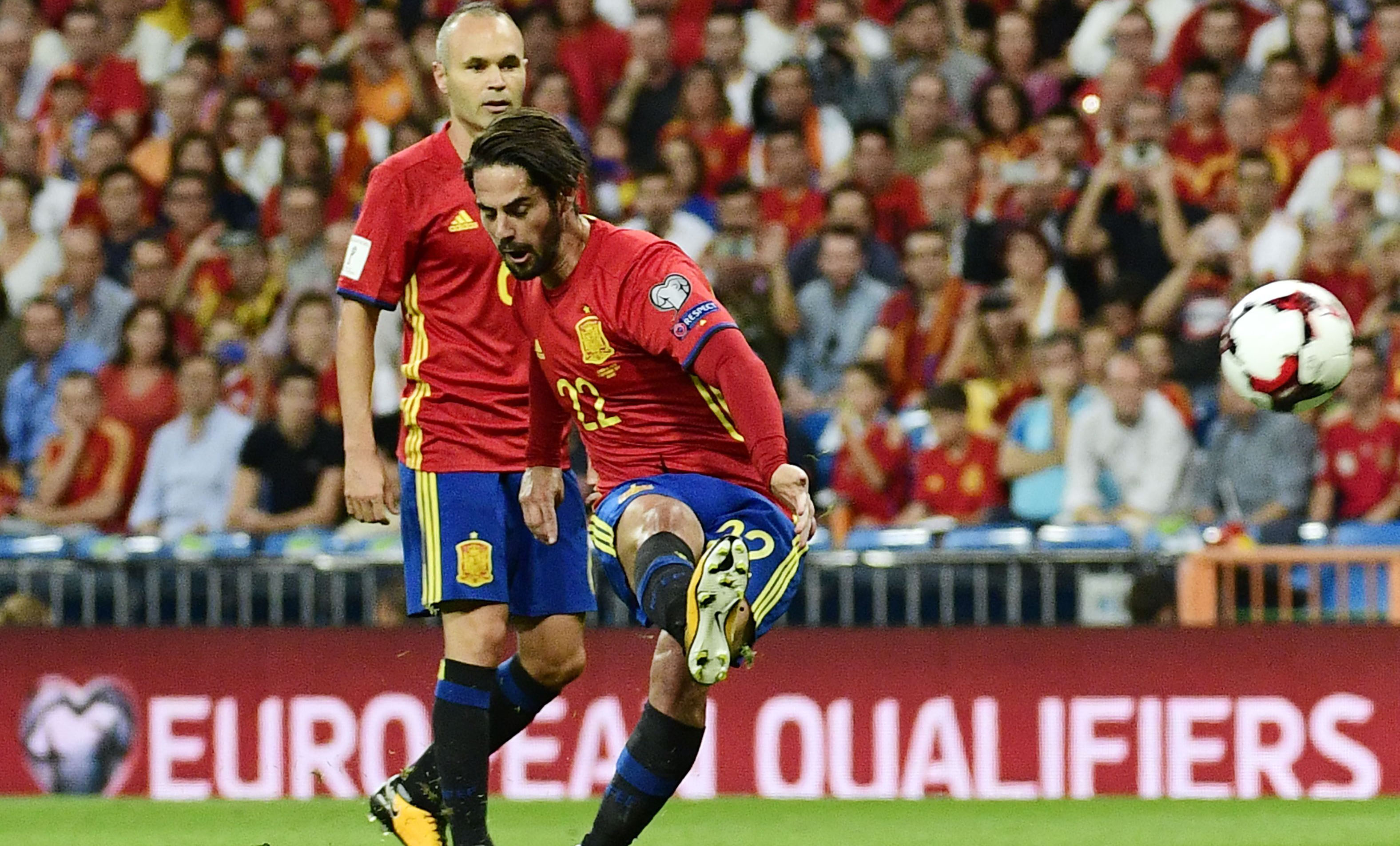 España goleó a Italia y se acerca al mundial de Rusia