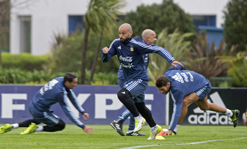 Javier Mascherano recuperará la titularidad ante Venezuela