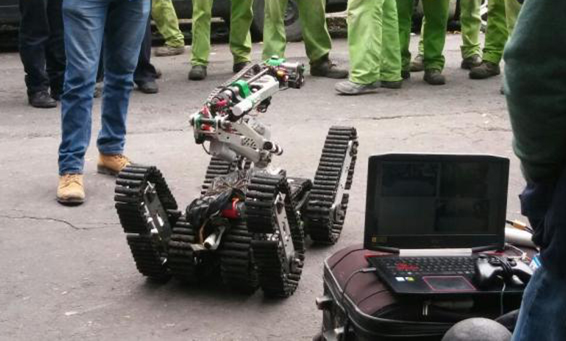 Un robot ayuda en las tareas de rescate en México